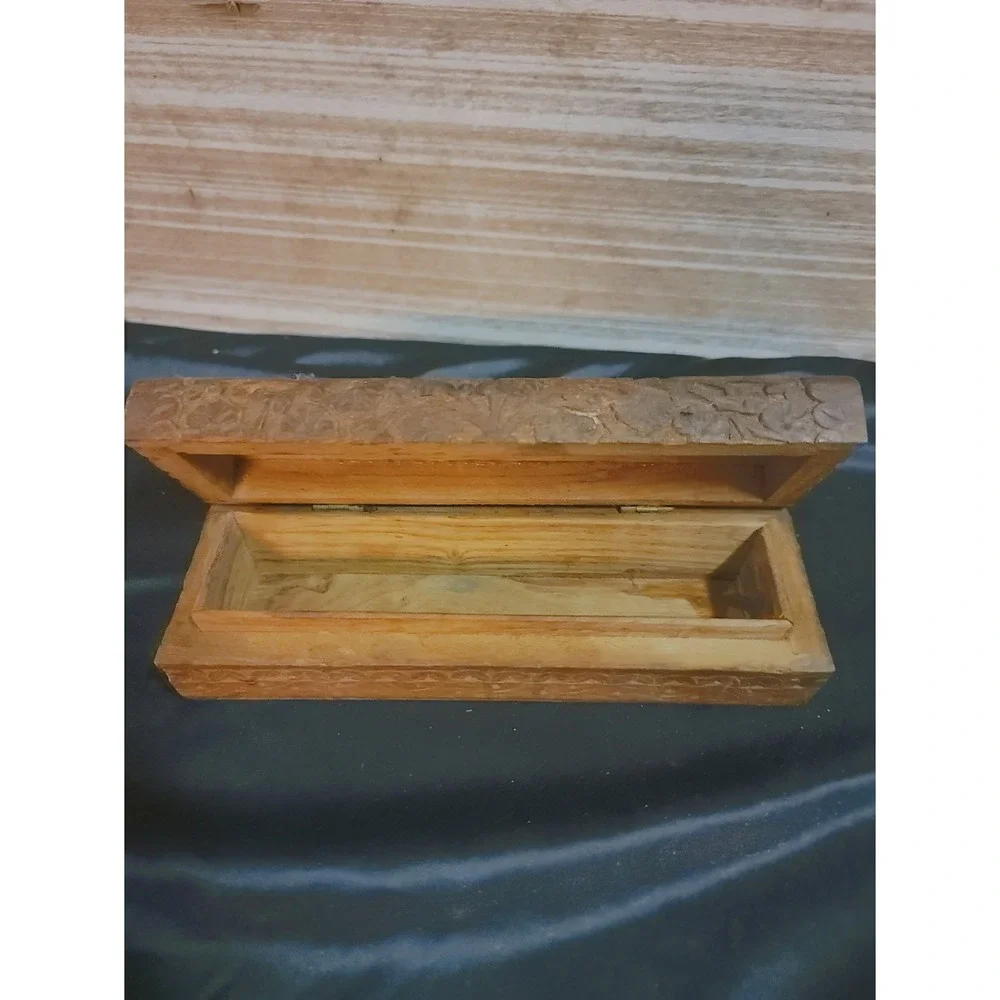 Vintage Hand Carved Floral Wooden Pencil Box Hinged Lid 8 Inch